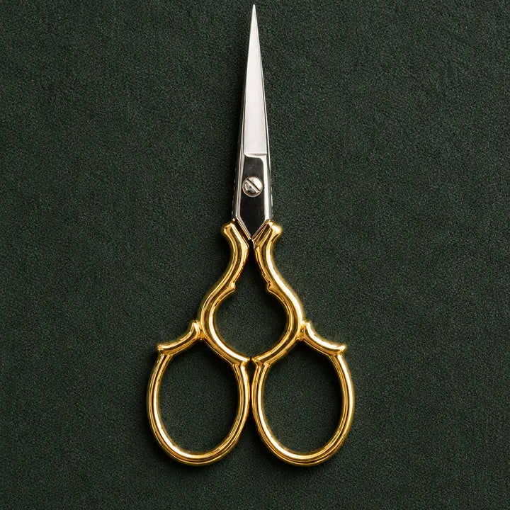 Luna Golden Needlepoint Scissors